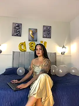 Samara Hadi  online show from November 5, 2025, 10:21 pm