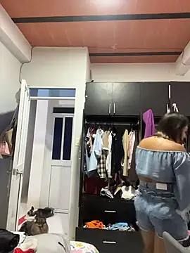 emilysofiia online show from October 31, 2025, 11:17 pm