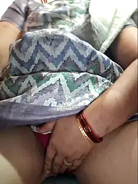 indianhotwife639 online show from May 25, 2026, 8:31 am