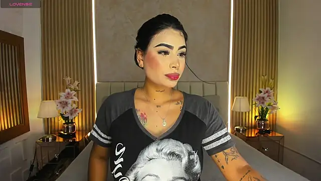 Snapshot of MaddyGray_ chatting on May 13, 2026, 7:11 pm MaddyGray online show from May 13, 2026, 7:11 pm