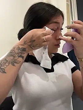 Alyha Cortes online show from October 22, 2025, 1:11 pm