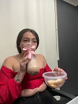 Alyha Cortes online show from December 22, 2025, 1:08 pm