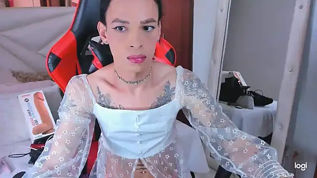 Snapshot of sara_slut21 chatting on December 10, 2024, 5:33 pm sara slut21 online show from December 10, 2024, 5:33 pm