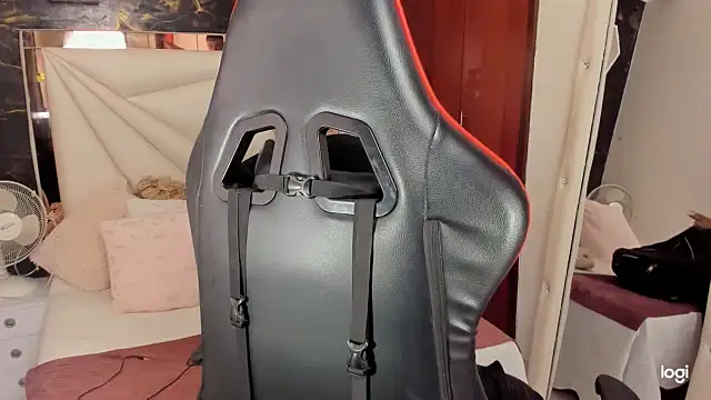 Snapshot of sara_slut21 chatting on December 18, 2024, 4:28 pm sara slut21 online show from December 18, 2024, 4:28 pm