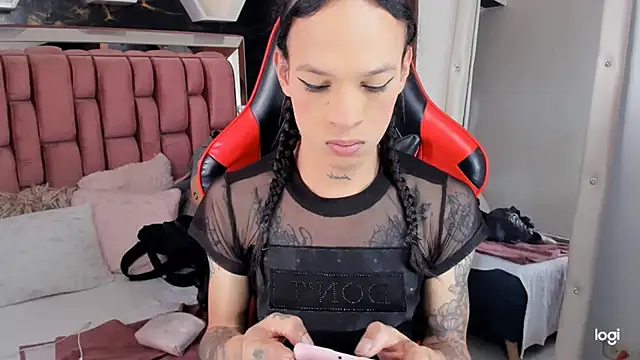 Snapshot of sara_slut21 chatting on January 23, 2025, 6:45 pm sara slut21 online show from January 23, 2025, 6:45 pm