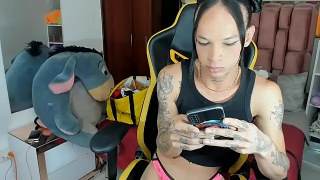 sara slut21 online show from November 24, 2025, 5:34 pm