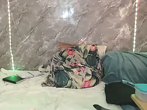 ZARIA-VIXEN online show from October 9, 2025, 9:07 am