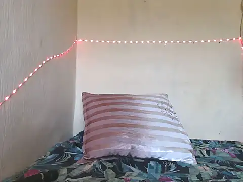 Snapshot of ZARIA-VIXEN chatting on February 10, 2026, 9:46 am ZARIA-VIXEN online show from February 10, 2026, 9:46 am