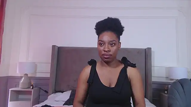 NatashaSilver online show from November 19, 2025, 1:44 pm