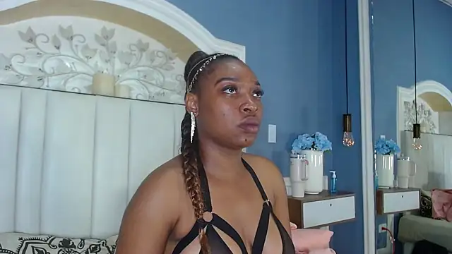 NatashaSilver online show from December 19, 2025, 2:46 pm