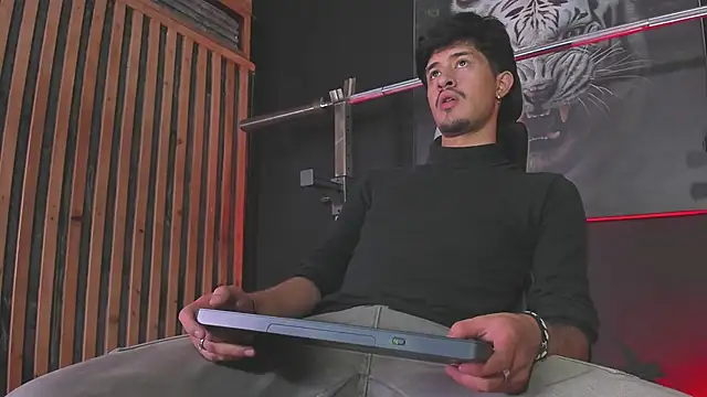 DimitriDeluxe online show from November 13, 2025, 8:08 pm