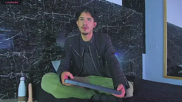 DimitriDeluxe online show from November 14, 2025, 12:59 pm