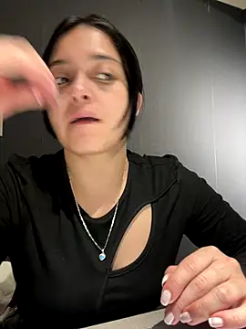 Emily Rivers  online show from October 20, 2025, 1:22 pm