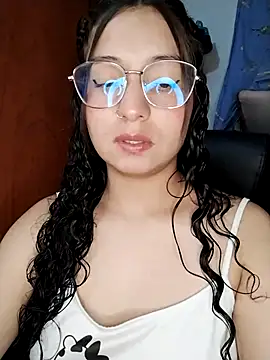 Mia   15 online show from November 9, 2025, 1:15 am