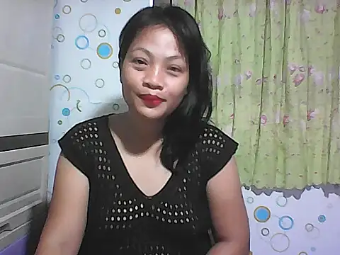 HottyElle online show from April 24, 2026, 3:47 pm