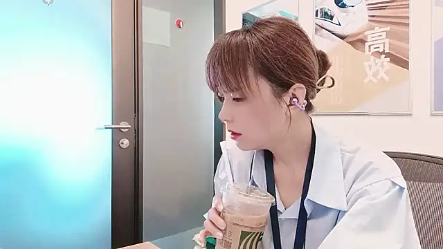 Snapshot of KKMM168 chatting on September 16, 2025, 2:01 am KKMM168 online show from September 16, 2025, 2:01 am