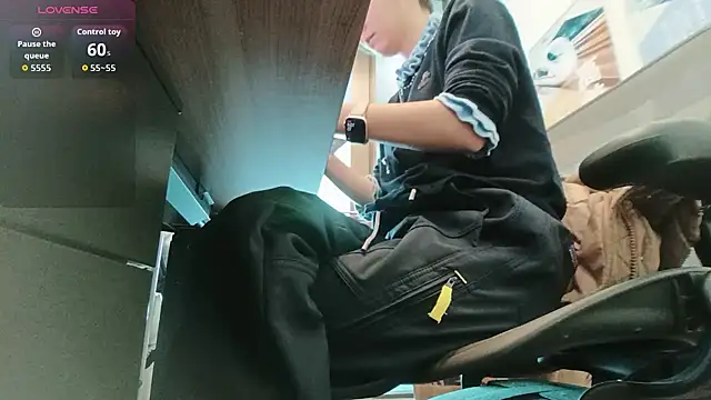 KKMM168 online show from December 15, 2025, 5:55 am