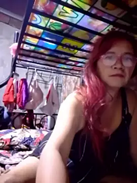 Snapshot of SexyHottMom chatting on March 3, 2026, 9:53 pm SexyHottMom online show from March 3, 2026, 9:53 pm