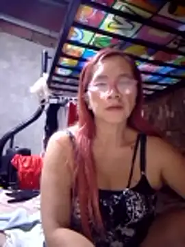 Snapshot of SexyHottMom chatting on March 7, 2026, 10:51 pm SexyHottMom online show from March 7, 2026, 10:51 pm