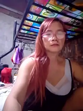 Snapshot of SexyHottMom chatting on March 11, 2026, 1:00 am SexyHottMom online show from March 11, 2026, 1:00 am