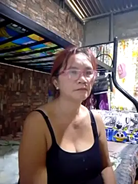 Snapshot of SexyHottMom chatting on March 14, 2026, 4:07 am SexyHottMom online show from March 14, 2026, 4:07 am