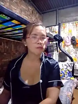 Snapshot of SexyHottMom chatting on March 21, 2026, 9:07 pm SexyHottMom online show from March 21, 2026, 9:07 pm