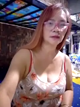 Snapshot of SexyHottMom chatting on March 31, 2026, 9:48 pm SexyHottMom online show from March 31, 2026, 9:48 pm