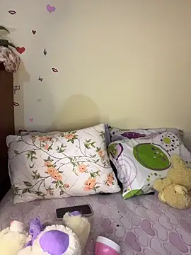 Snapshot of MiaRousexxx_ chatting on October 18, 2025, 11:27 pm MiaRousexxx online show from October 18, 2025, 11:27 pm