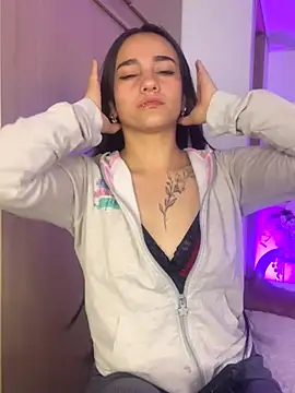 Snapshot of MiaRousexxx_ chatting on November 4, 2025, 4:22 am MiaRousexxx online show from November 4, 2025, 4:22 am