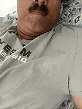 moonflower25 online show from February 25, 2026, 5:44 pm