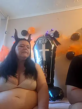 BlacReign online show from October 18, 2025, 1:56 pm