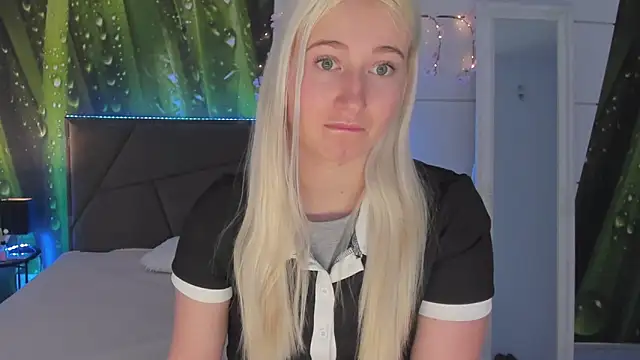 HollyTailors online show from March 6, 2026, 6:43 am