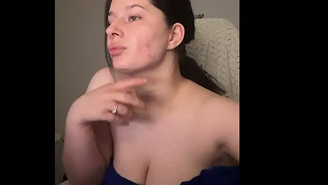 SweetNSteamy online show from June 3, 2026, 9:42 pm