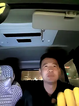 huanhuanaaaaa online show from March 31, 2026, 12:27 pm