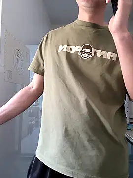 huanhuanaaaaa online show from April 15, 2026, 2:29 am