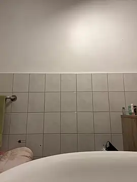 Emilia Mausi online show from December 13, 2025, 8:04 pm