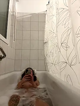 Emilia Mausi online show from January 13, 2026, 7:30 pm