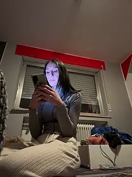 Emilia Mausi online show from February 17, 2026, 8:04 pm