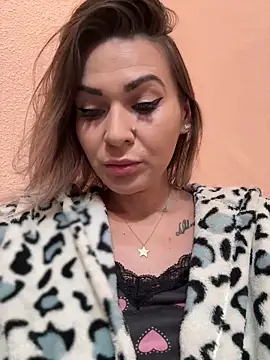 iSelena online show from September 27, 2025, 7:46 am