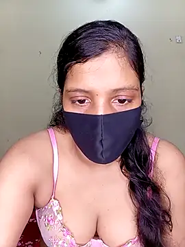 Rose-luckey online show from October 13, 2025, 12:27 pm