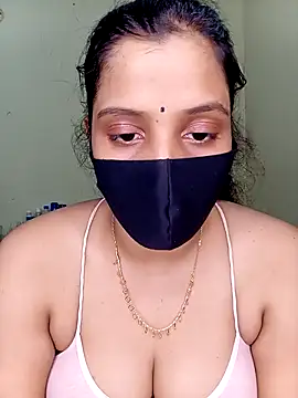 Rose-luckey online show from November 15, 2025, 6:59 pm