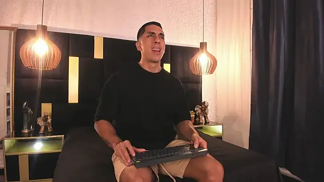 Snapshot of Lucio__Fox chatting on February 9, 2026, 11:47 am Lucio Fox online show from February 9, 2026, 11:47 am