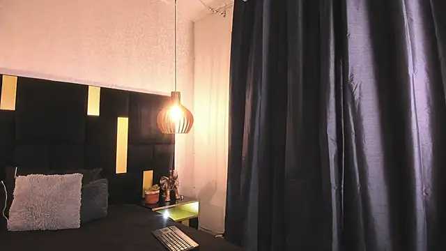 Snapshot of Lucio__Fox chatting on February 10, 2026, 11:36 am Lucio Fox online show from February 10, 2026, 11:36 am