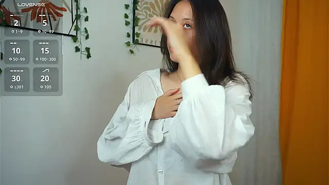 BeckyBurgh online show from October 12, 2025, 6:07 pm