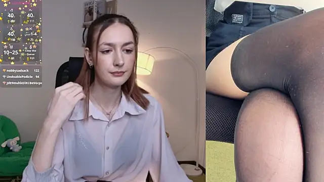 Snapshot of EasterBlink chatting on January 19, 2026, 10:19 am EasterBlink online show from January 19, 2026, 10:19 am