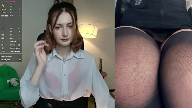 Snapshot of EasterBlink chatting on February 12, 2026, 10:10 am EasterBlink online show from February 12, 2026, 10:10 am