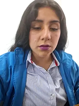 CAROLINE  07 online show from November 24, 2025, 12:16 pm