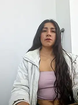 CAROLINE  07 online show from December 1, 2025, 12:10 pm