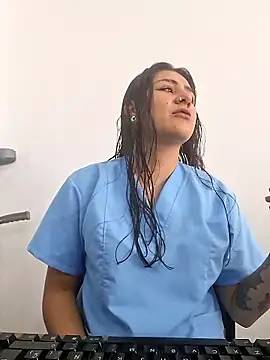 CAROLINE  07 online show from January 16, 2026, 1:26 pm