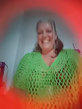 Snapshot of Feelineducentre chatting on June 8, 2026, 7:47 pm Feelineducentre online show from June 8, 2026, 7:47 pm